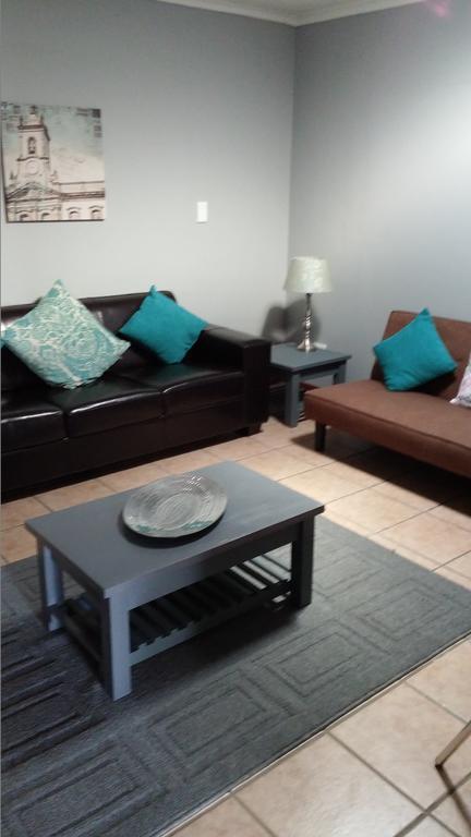 Smithland Guest Apartments Cape Town Bellville Exterior foto