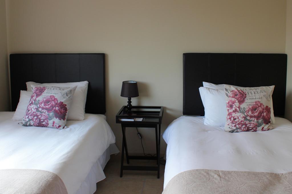 Smithland Guest Apartments Cape Town Bellville Exterior foto