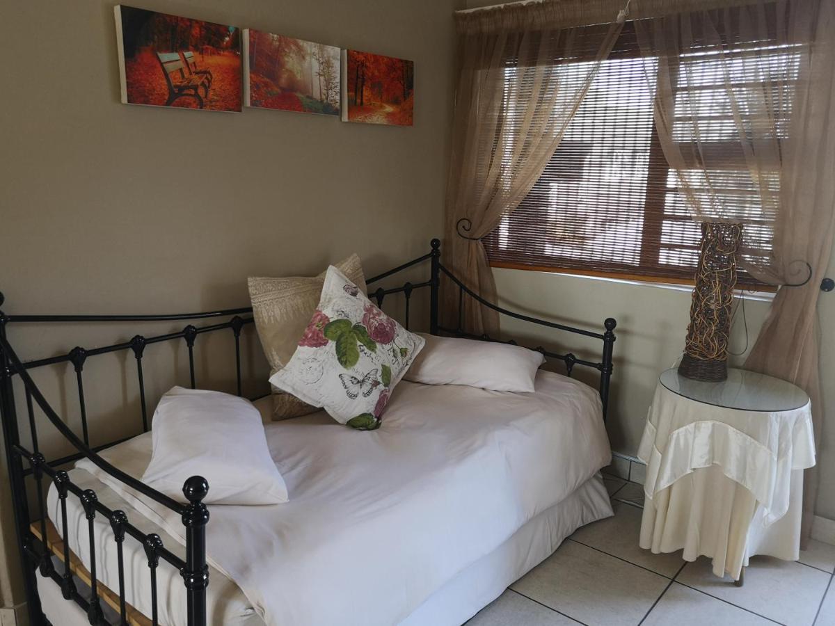 Smithland Guest Apartments Cape Town Bellville Exterior foto